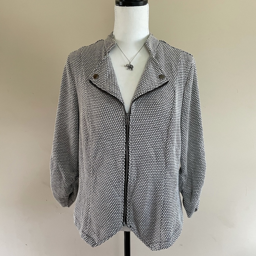 Torrid 2 black & white knit cropped jacket